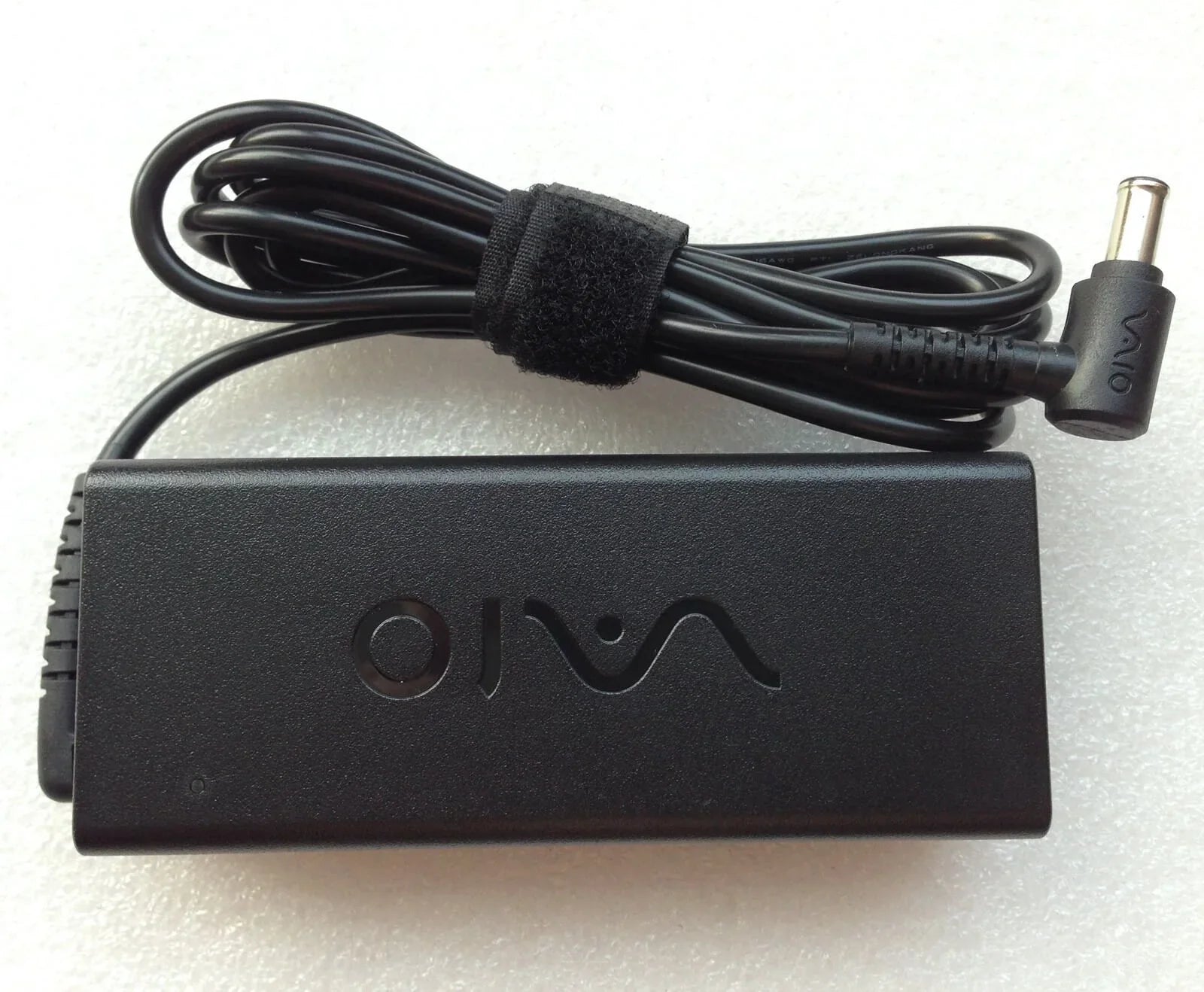 Compatible OEM 90W AC Adapter for Sony VAIO SVE14A1S6EW,VGP-AC19V32 Laptop - Image 2