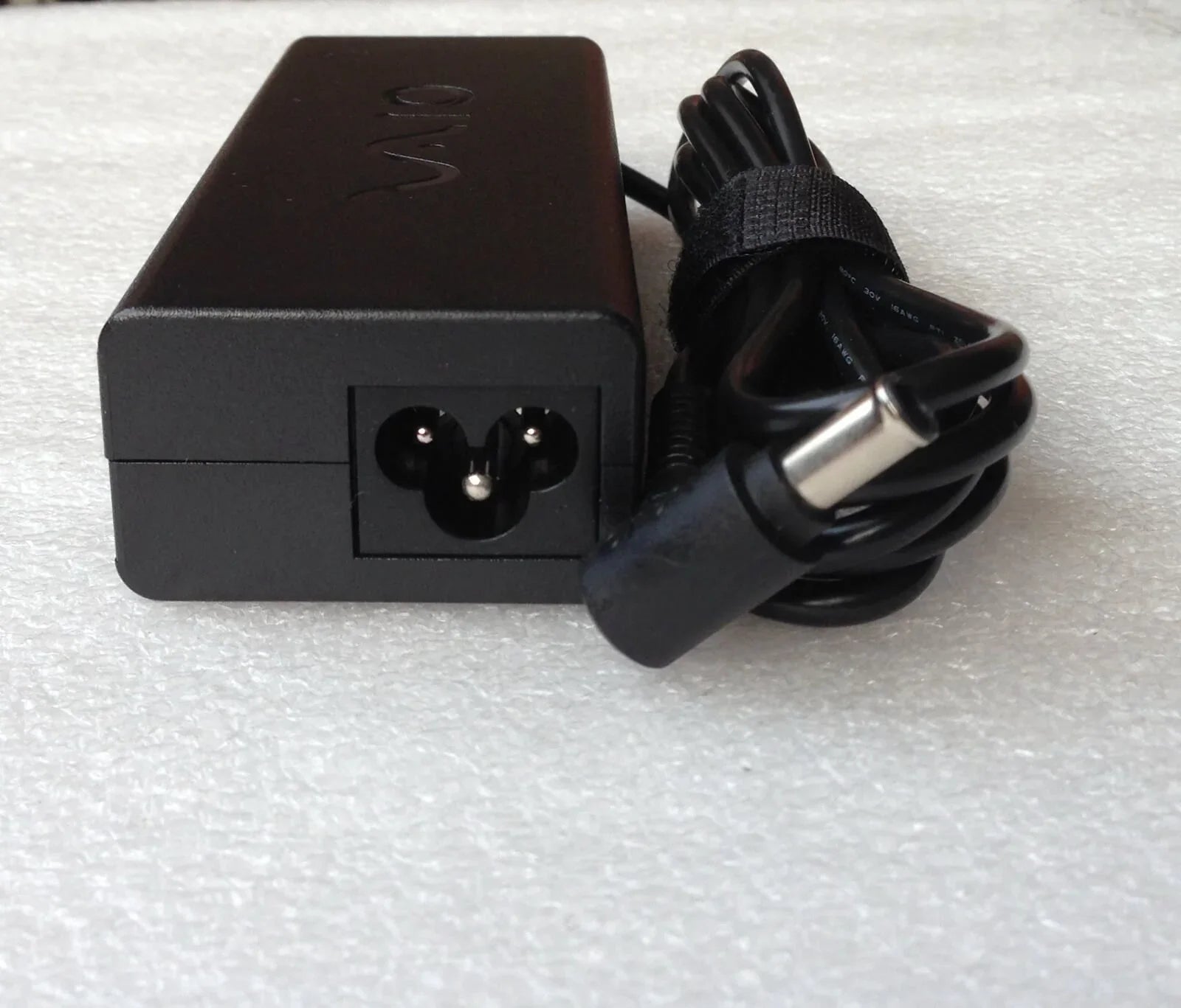 Compatible OEM 90W AC Adapter for Sony VAIO SVE14A1S6EW,VGP-AC19V32 Laptop - Image 3